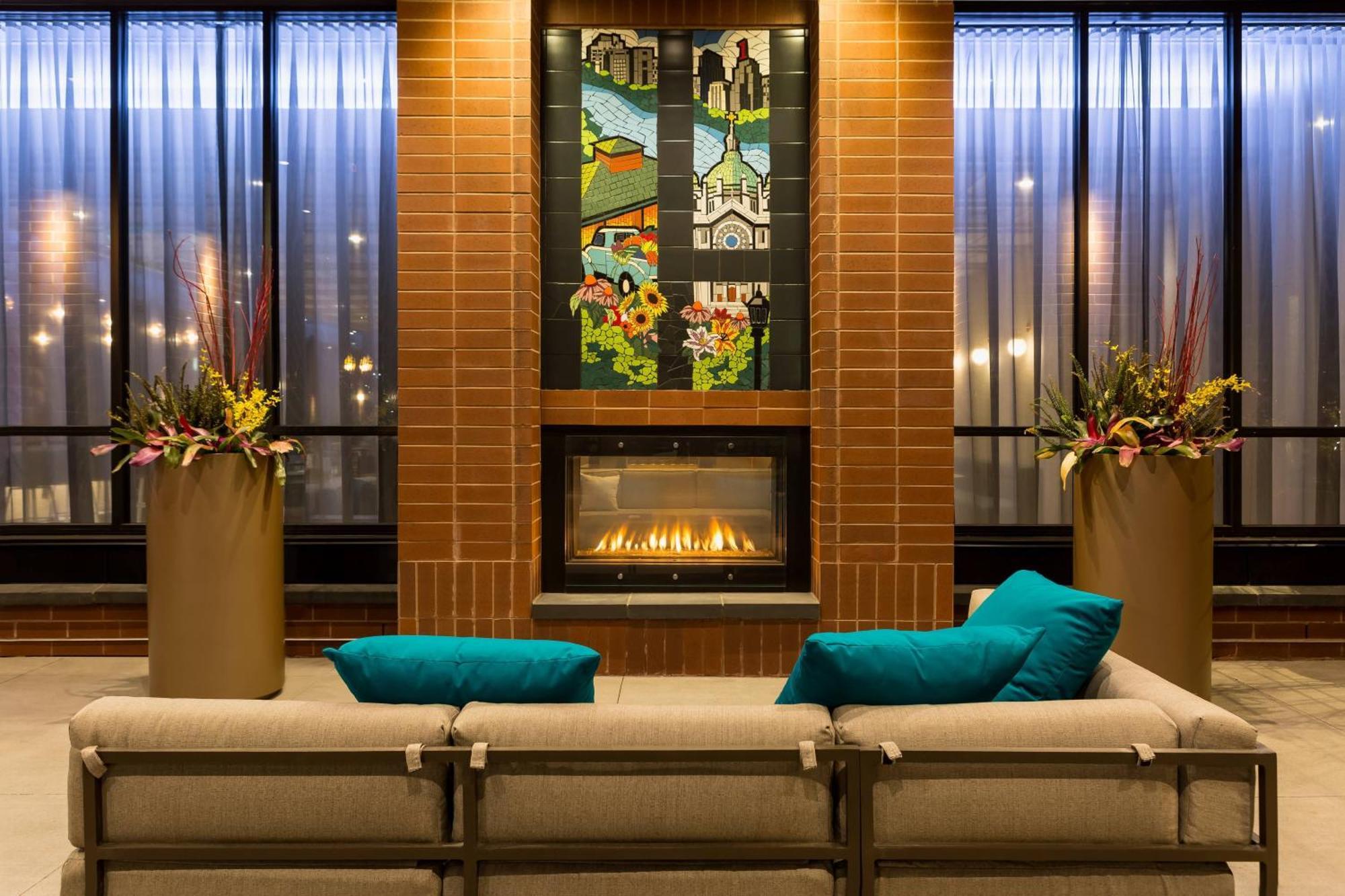Springhill Suites St. Paul Downtown Сейнт Пол Екстериор снимка